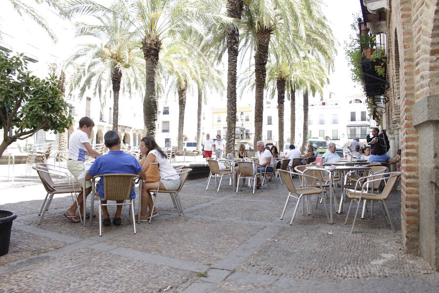 Turistas e la plaza Grande 