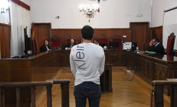 Sergio C. L. R. asegura que ese día se encontraba en un parque de Zafra.