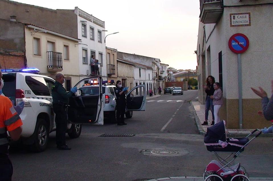 Felicitando el cumple a una ilipense