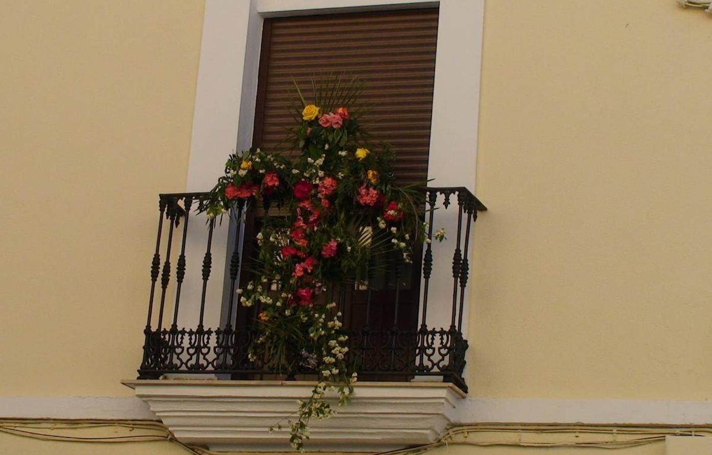 Cruz de mayo en el balcón 