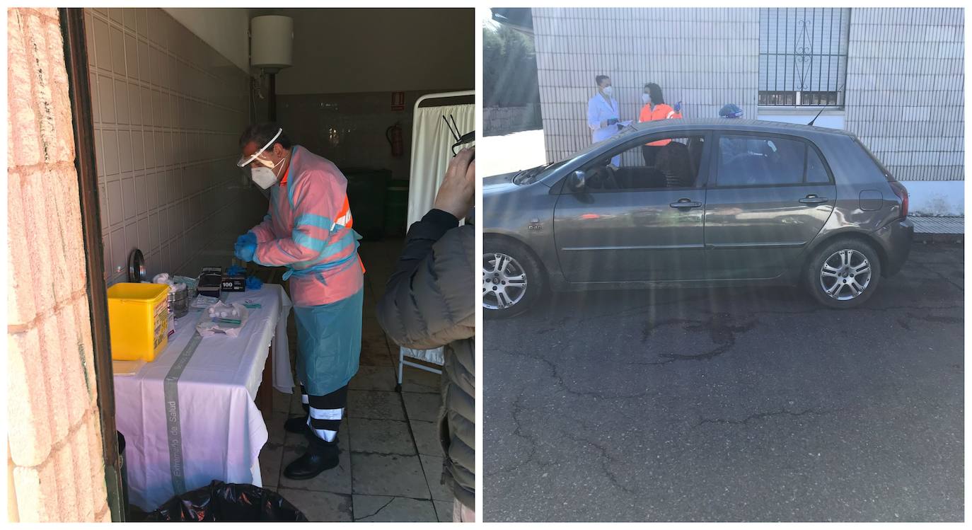 A la izquierda, sanitario preparando la vacuna. A la derecha, recbiendo la vacuna en el vehículo 