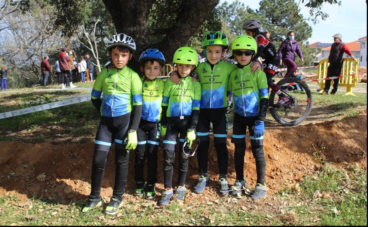 Participantes en la segunda prueba de los JUDEX Autonómicos BTT en Jaraíz de la Vera.