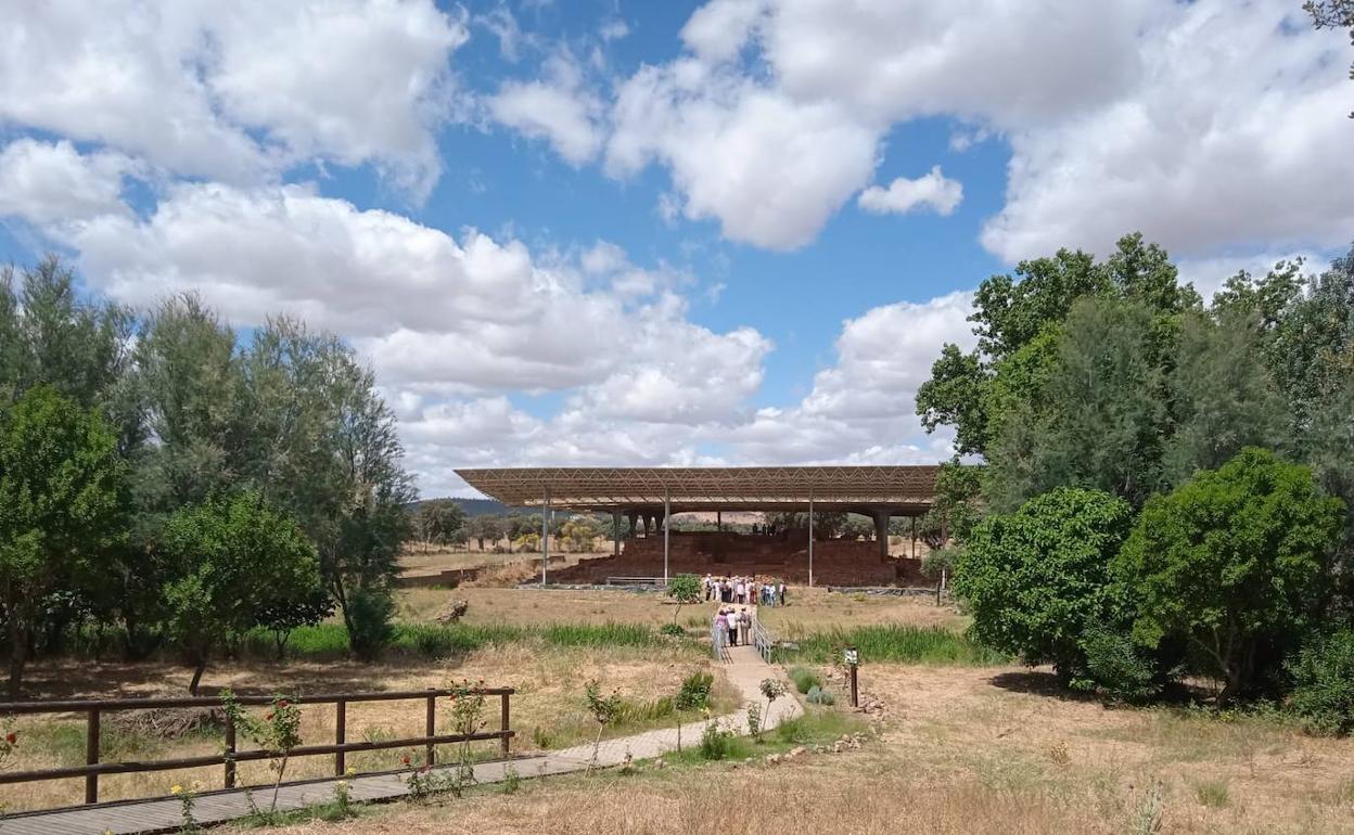 El Yacimiento de Cancho Roano y su Centro de Interpretación cambian al horario de verano