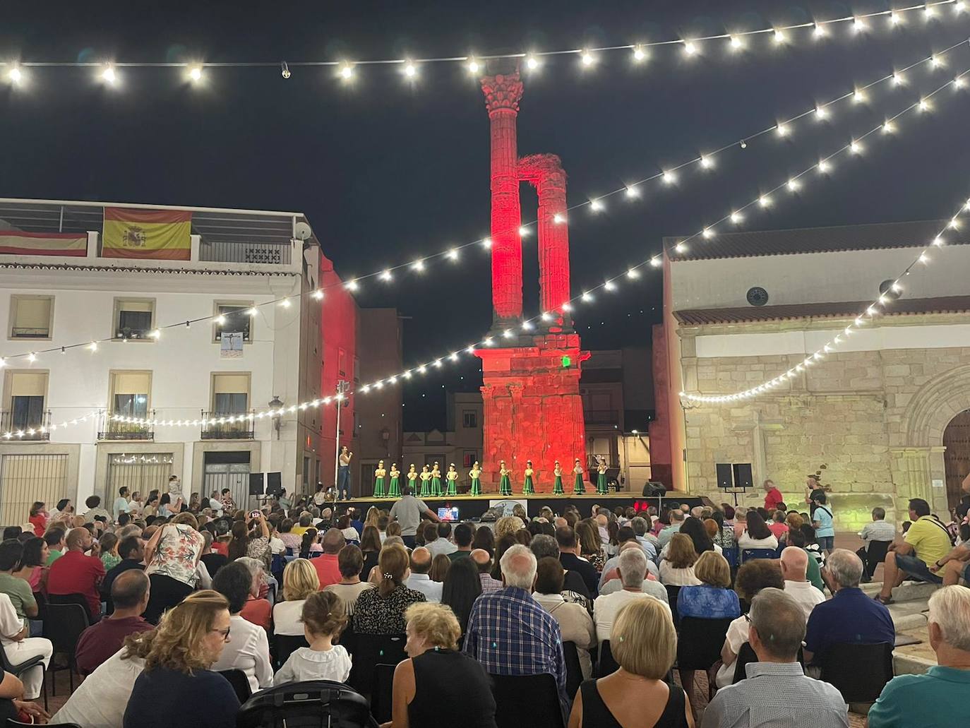 Actución del grupo 'Baila con Carmen' 