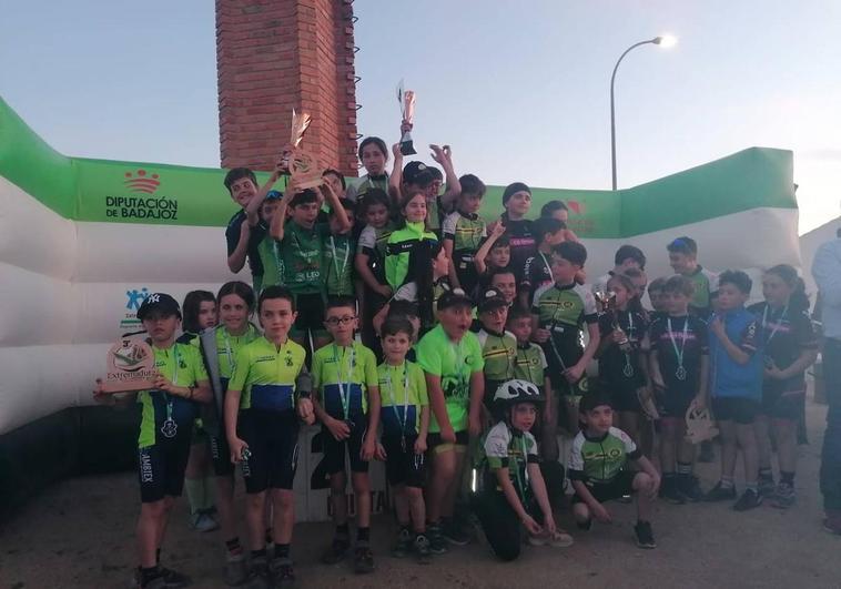 Varios ciclistas de la Escuela Cancho Roano despiden los Judex Autonómicos en Quintana de la Serena