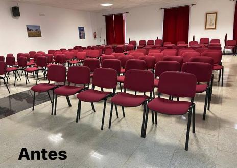Imagen secundaria 1 - ´alón de Plenos con los nuevos sillones. Debajo, antiguas sillas.
