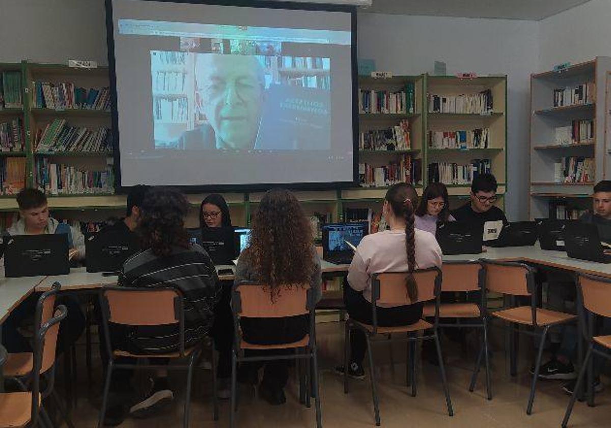 El IES Antonio de Nebrija ha puesto en marcha el club de lectura 'La Juntancia del saber popular'