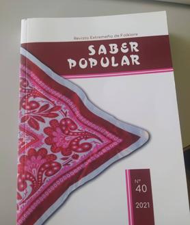 Imagen secundaria 2 - Revista Saber Popular sobre la que trabaja el club de lectura.