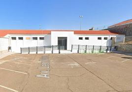 Entrada de la piscina municipal.