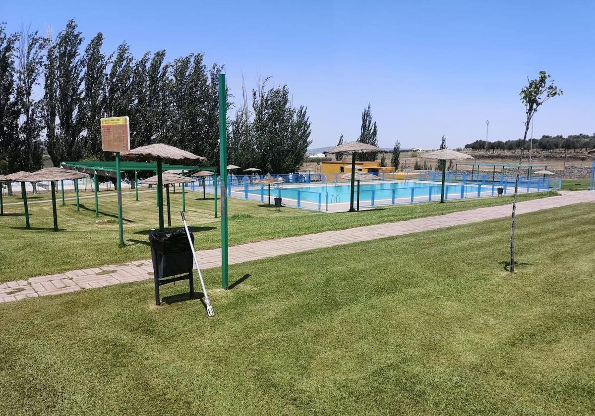 Recinto de la piscina.