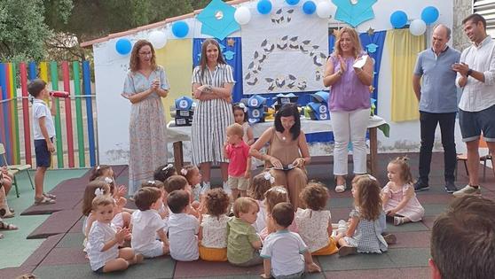 Los alumnos de guardería, infantil y primaria despiden una etapa educativa con sus graduaciones