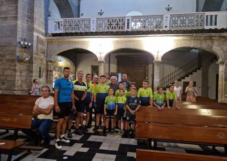 Imagen secundaria 1 - Unos 20 ciclistas participaron en la IV ruta Peregrinación al Cristo de Zalamea