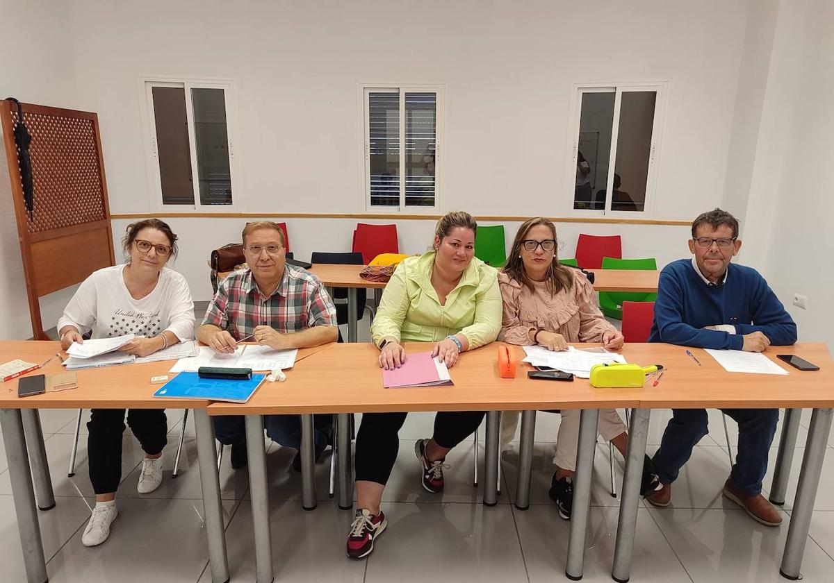 Grupo que cursa inglés en Zalamea de la Serena.