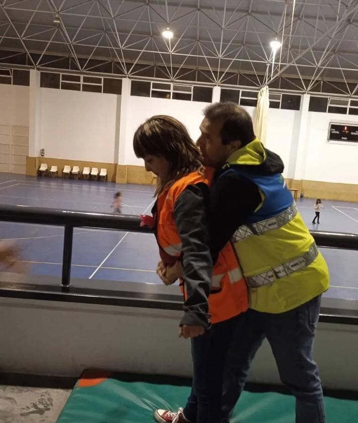 Imagen secundaria 2 - Alumnos del colegio Calderón de la Barca participan en un taller de primeros auxilios