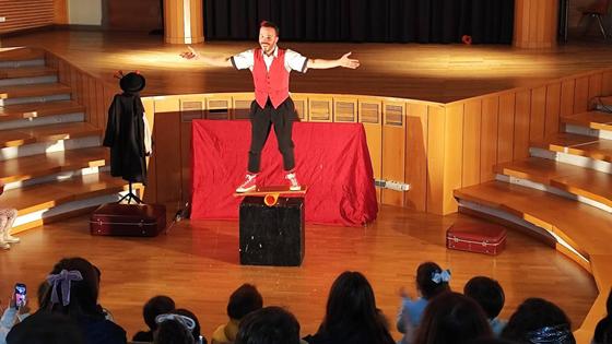 'El último reto' llenó de magia el Centro Cultural
