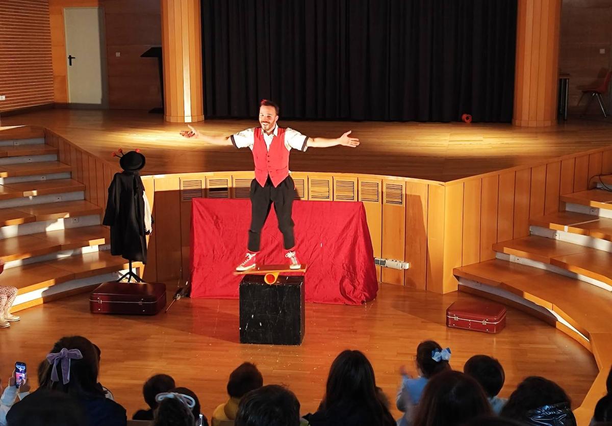 'El último reto' llenó de magia el Centro Cultural