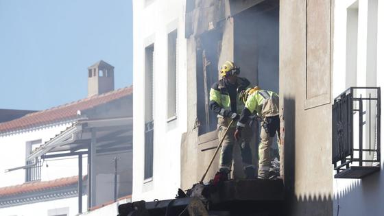 La Guardia Civil y el juzgado de Castuera investigan el incendio mortal de Zalamea