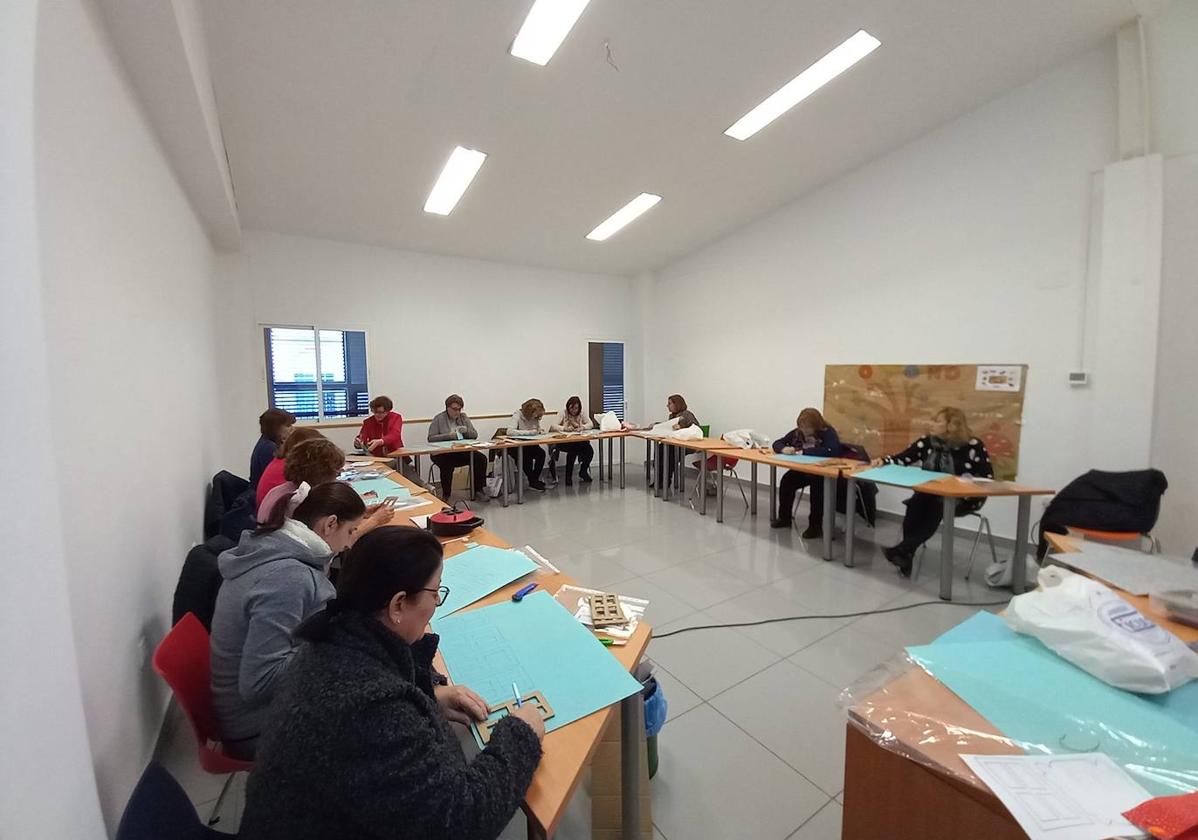 Farolillos en el taller de manualidades navideñas de adultos