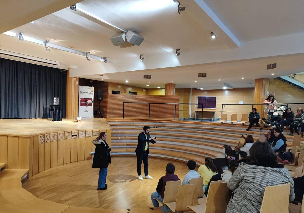 Imagen principal - Tarde mágica con Christian Magritte