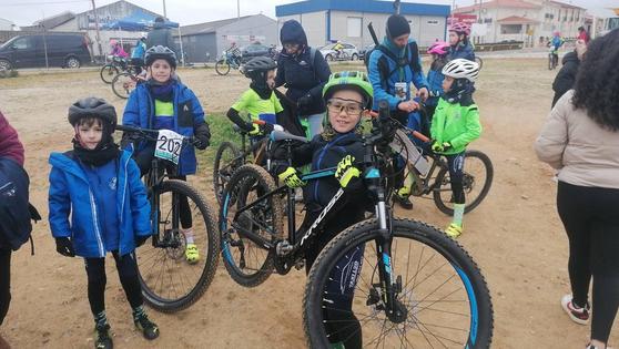 Grandes actuaciones de los ciclistas ilipenses en Jaraíz de la Vera y en Quintana de la Serena
