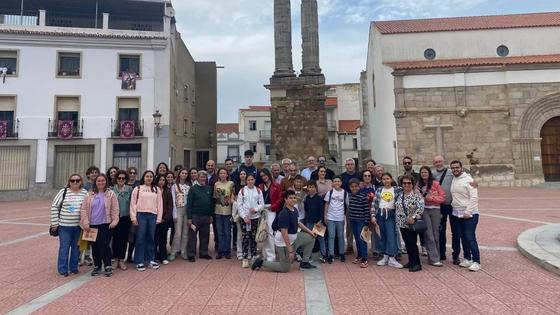 Un grupo de la Universidad de Mayores de Lebrija visita Zalamea de la Serena