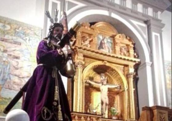 Imagen del Nazareno durante la misa del Domingo de Ramos tras la procesión.