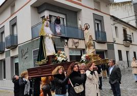 Encuentro de Cristo Resucitado y la Virgen de la Aurora.