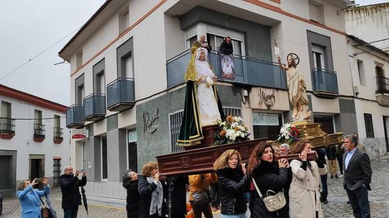 Zalamea despide la Semana Santa con la procesión del Encuentro