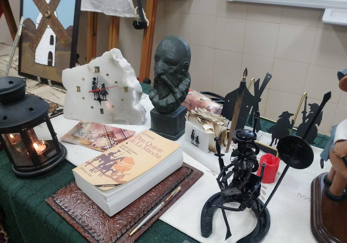Imagen principal - El Quijote en el Día del Libro del instituto Antonio de Nebrija