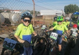 Algunos de los ciclistas ilipenses en Trujillo.