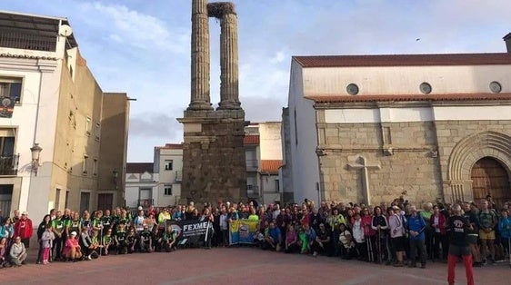 Unos 300 senderistas participaron en la X Ruta de los Tartesos