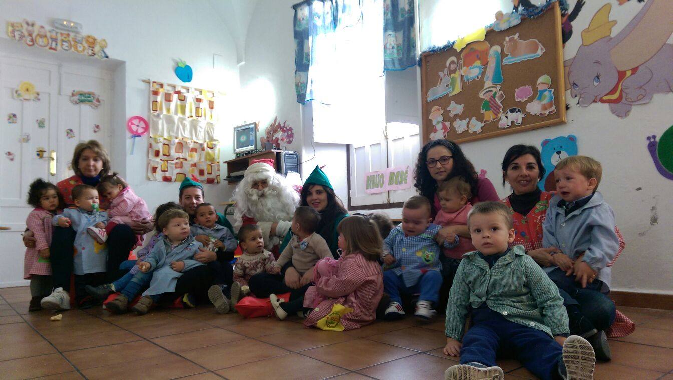 Los más pequeños celebran la Navidad en la guardería