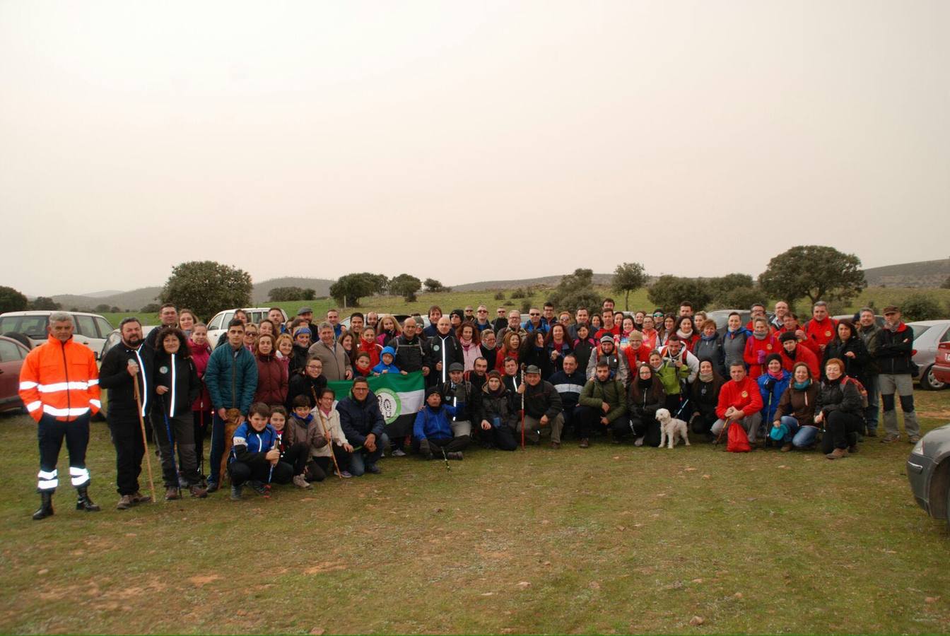 El grupo completo de senderistas que participó en la ruta 