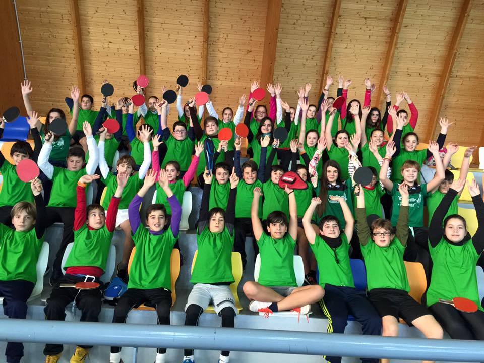 Algunos de los alumnos del centro que practican tenis de mesa  