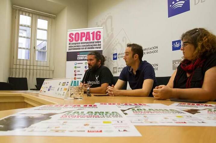 Durante la rueda de prensa de presentación en la Diputación de Badajoz 