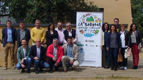 Los asistentes a la reunión de ayer en Cancho Roano 