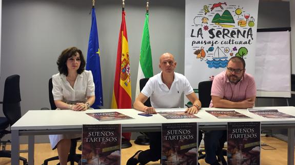 Cati Gallardo de Arsa, J. Ángel Benítez y Eduardo Tena en rueda de prensa 