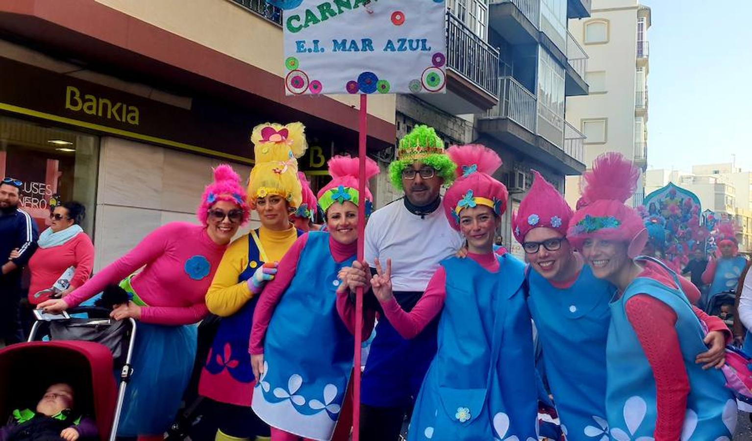 Más de 2.000 niños salen a la calle en el tradicional pasacalles infantil