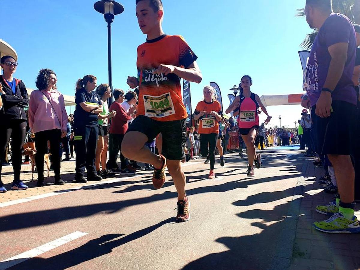 Organizada por el Ayuntamiento, esta duodécima edición ha contado con la presencia de Sandía Fashion para refrescar a los corredores, Atmosfera Sport y Sano, entre otros
