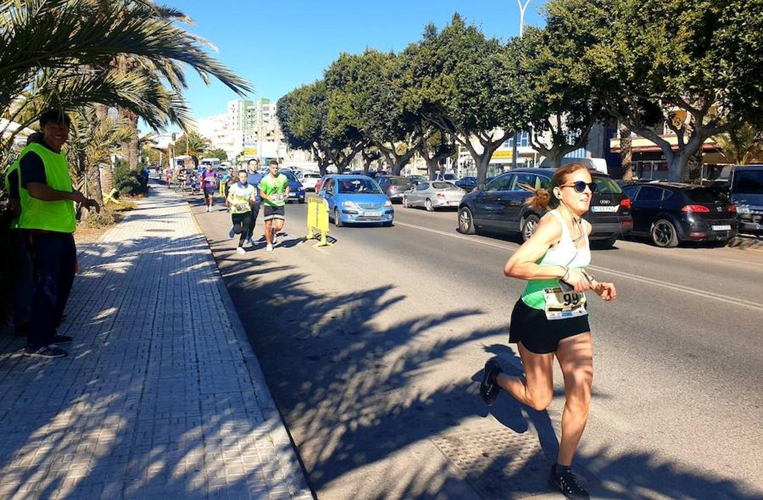 Organizada por el Ayuntamiento, esta duodécima edición ha contado con la presencia de Sandía Fashion para refrescar a los corredores, Atmosfera Sport y Sano, entre otros