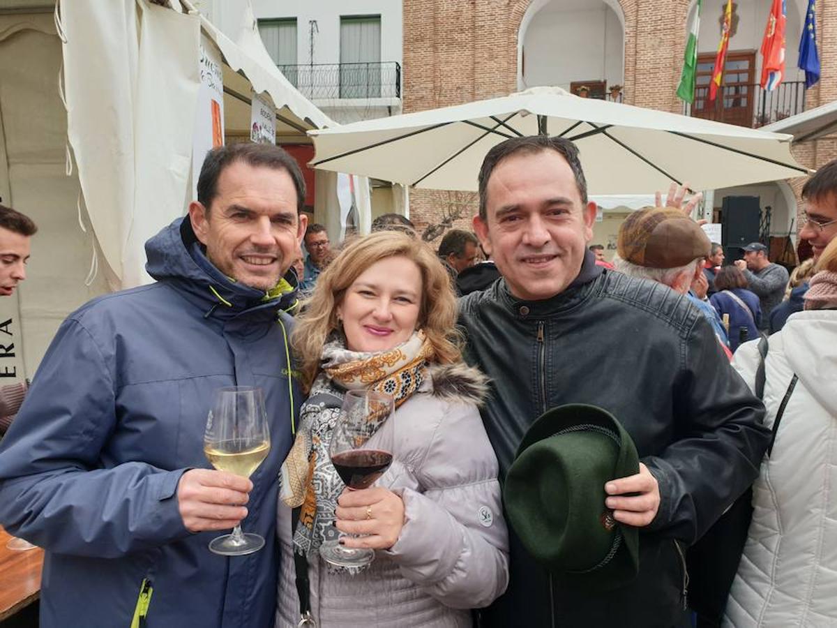 Más de una veintena de expositores se ha concentrado este fin de semana en la Plaza Mayor de Laujar