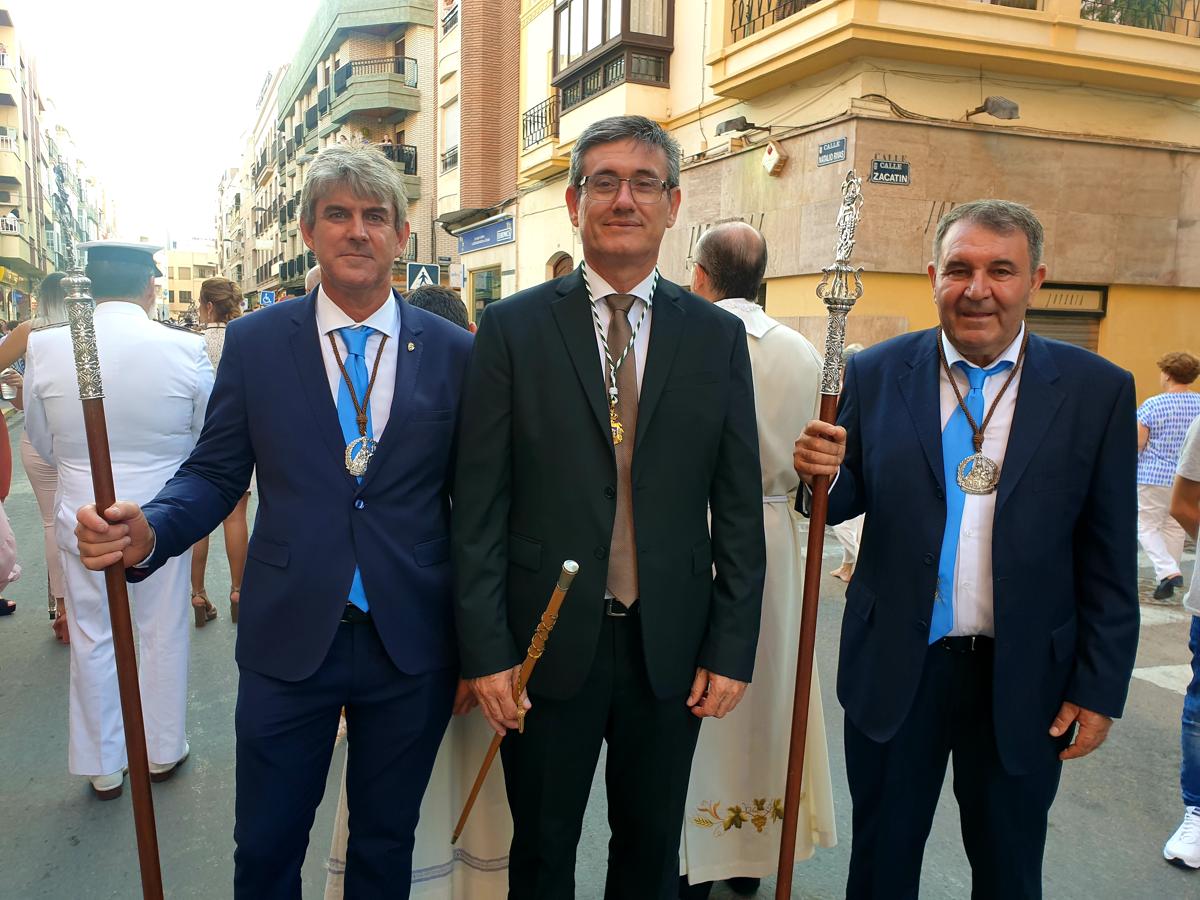 Como cada 16 de julio, la imagen desfila en procesión por las calles de Adra y pasea por la bahía