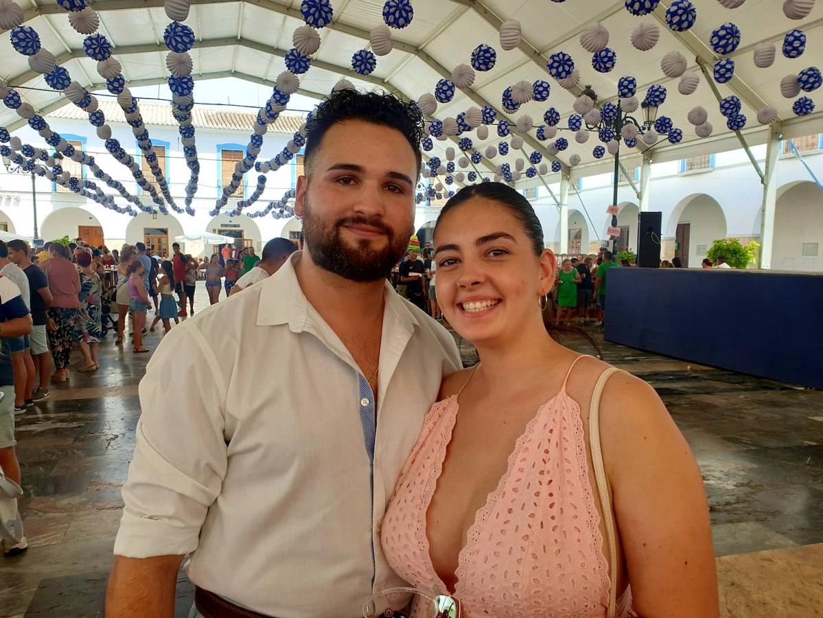 Doce bares y restaurantes se han instalado bajo la carpa de la Plaza Porticada, punto de encuentro en estas fiestas patronales