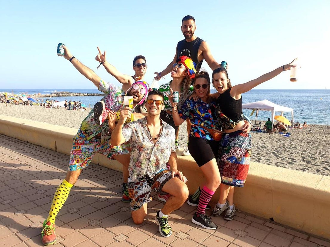 Continúa la fiesta en Adra con música ininterrumpida desde las dos de la tarde, en formato acústico, hasta la madrugada