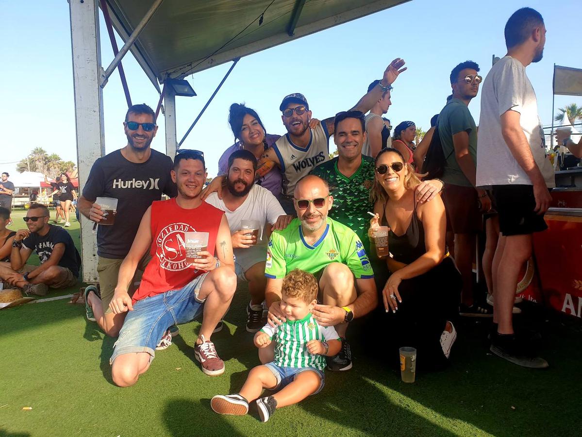 Continúa la fiesta en Adra con música ininterrumpida desde las dos de la tarde, en formato acústico, hasta la madrugada