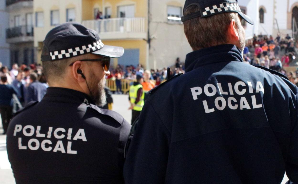 Adra reivindica que la labor de la Policía Local sea considerada «profesión de riesgo»
