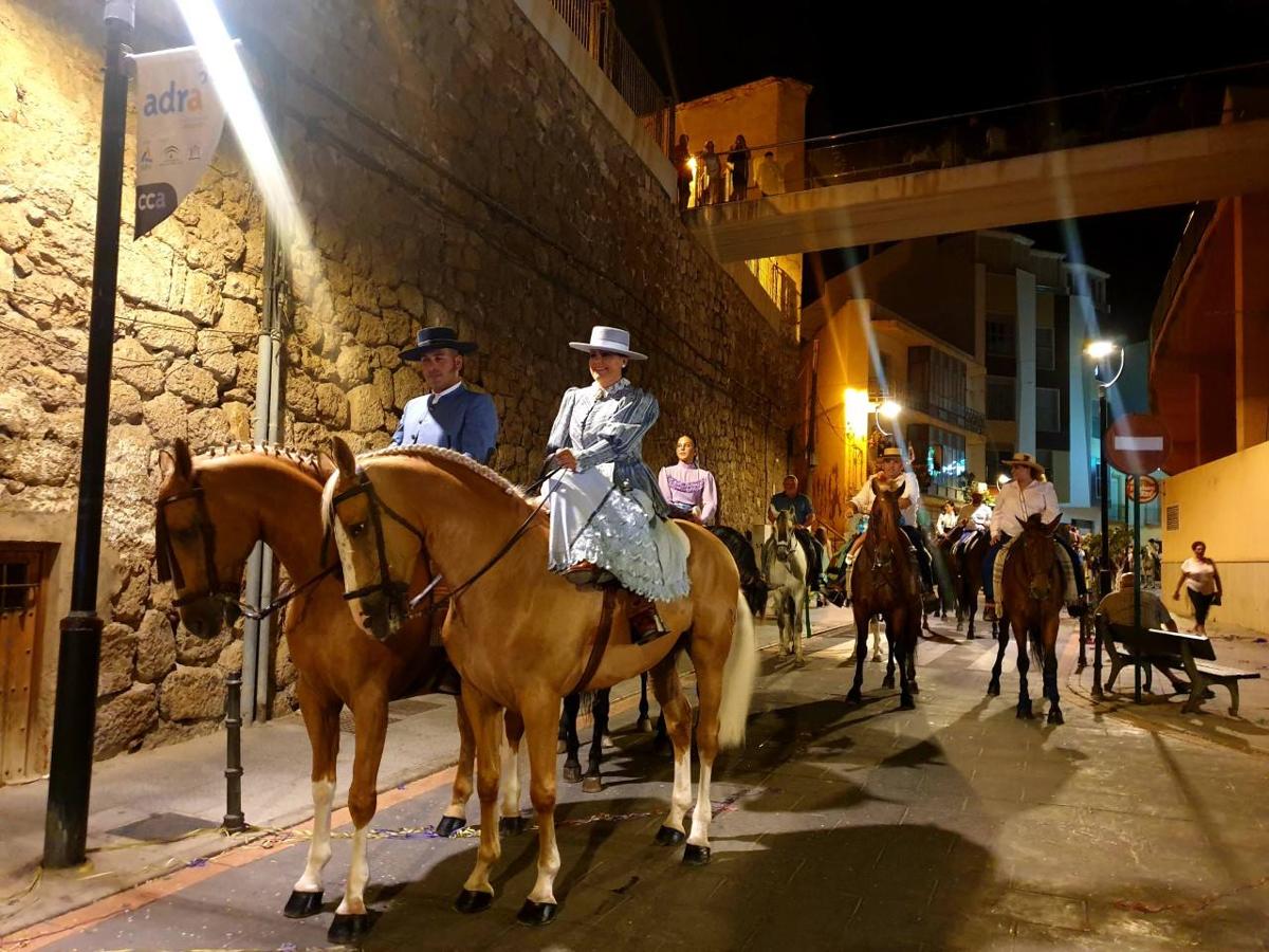 Ayer tuvo lugar el pregón, a cargo de Juan Mena, y el desfile de carrozas