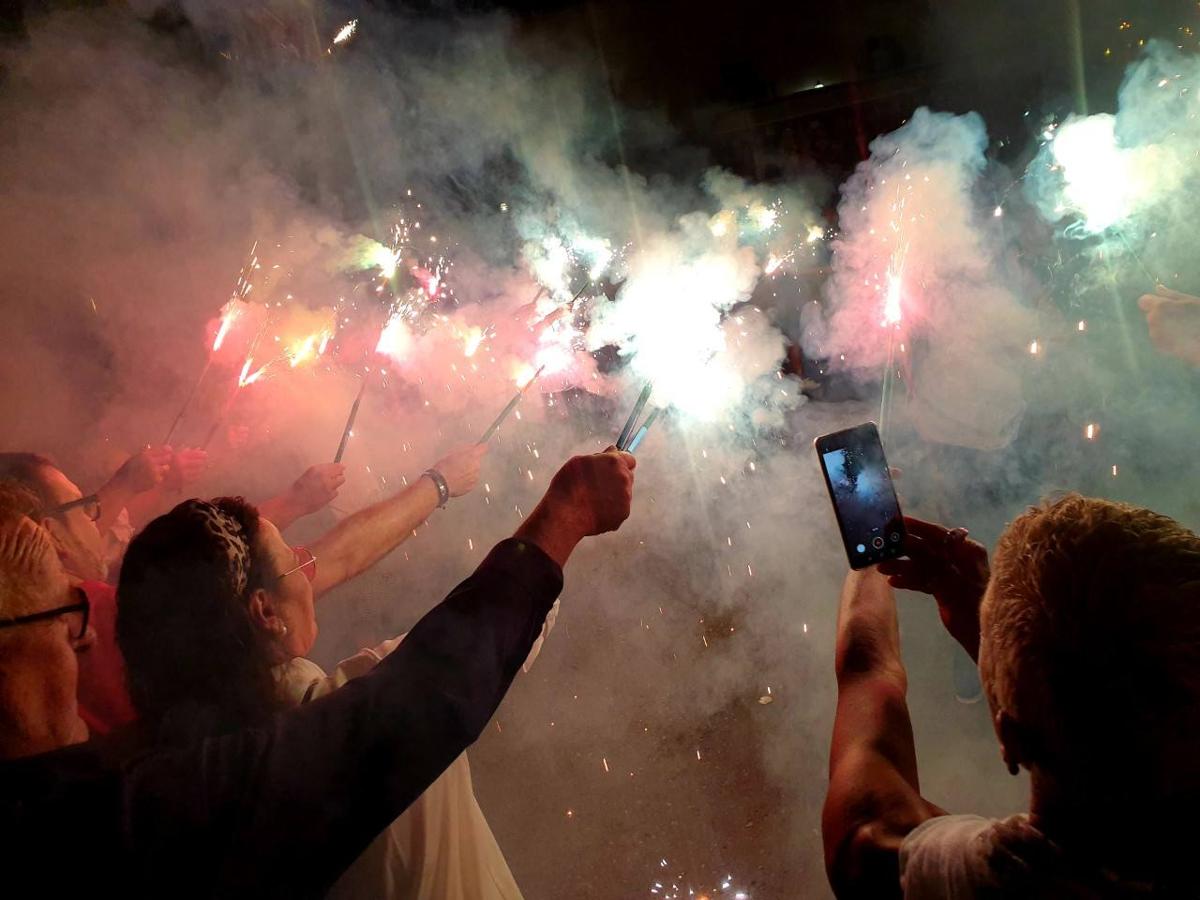 Como cada tercer domingo de septiembre, el recorrido se convierte en un espectáculo de pólvora en honor a la sagrada imagen