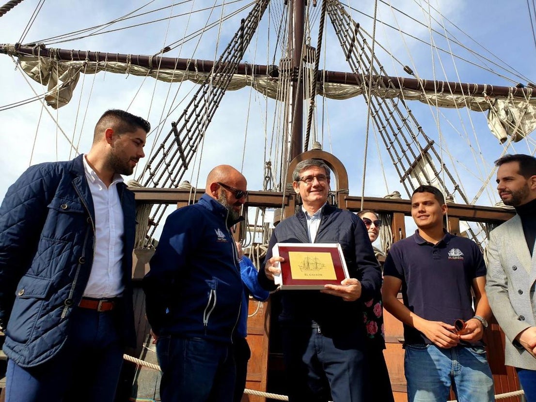 Fotos: Europa, un galón histórico en la ciudad más antigua de Almería
