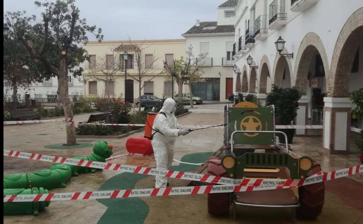 Dalías y Berja convocan a sus agricultores para desinfectar calles con maquinaria agrícola